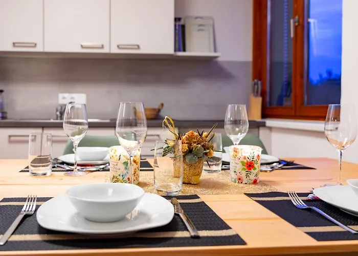 Kreuzwirt Am Rosenberg Apartman *